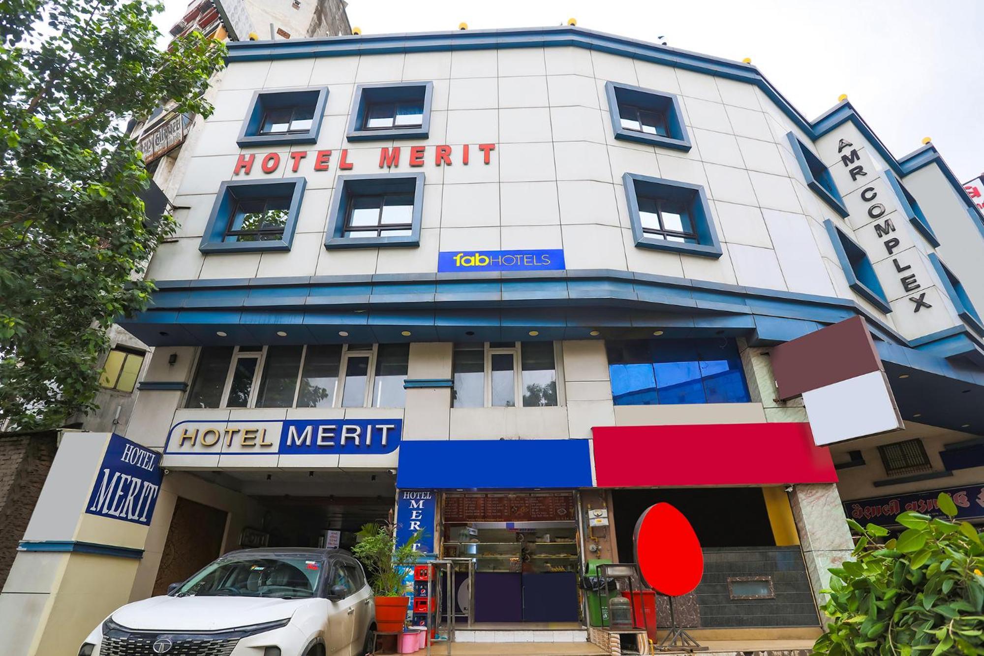 Hotel Merit Surat Eksteriør billede